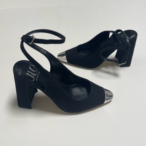 JLO black heeled shoe size 6 with silver toe cap. - Picture 2 of 7
